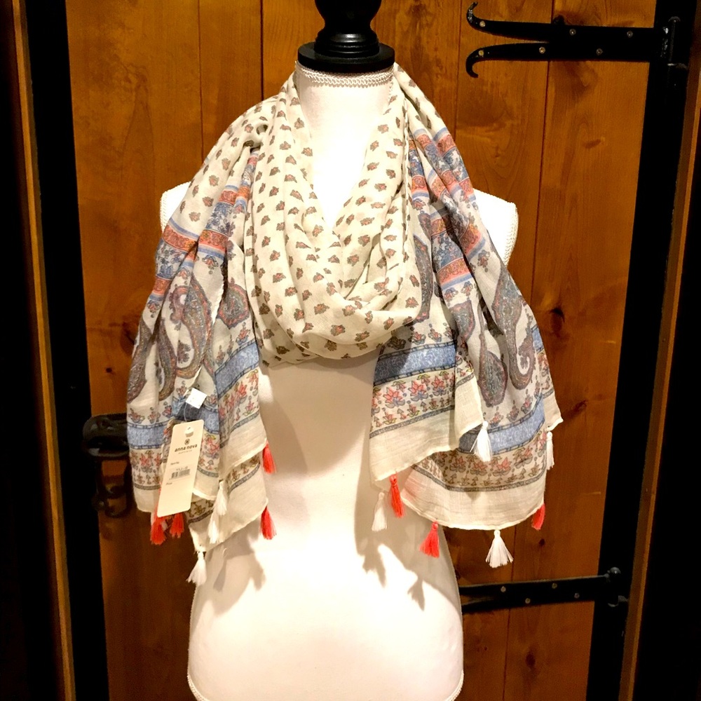 NWT Anna Nova Australia Tassel Scarf